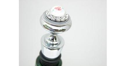 Classic Legacy White Flower Cabochon Bottle Stopper 
