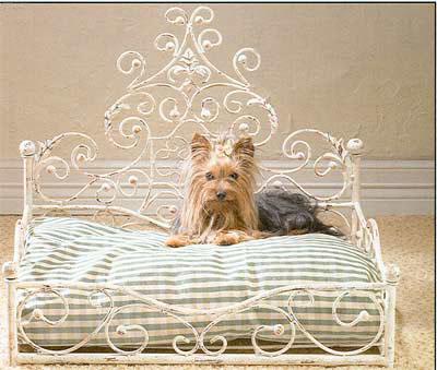 Dr  Livingstone Old World Antique Scroll Pet Bed 