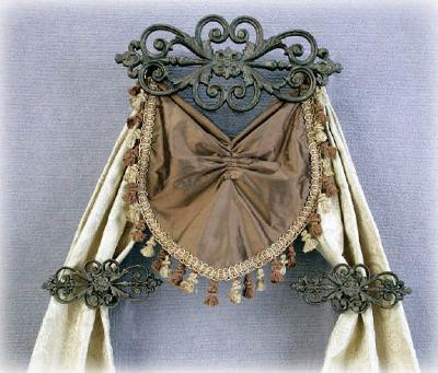 Menagerie Oval Relief Top Treatment 