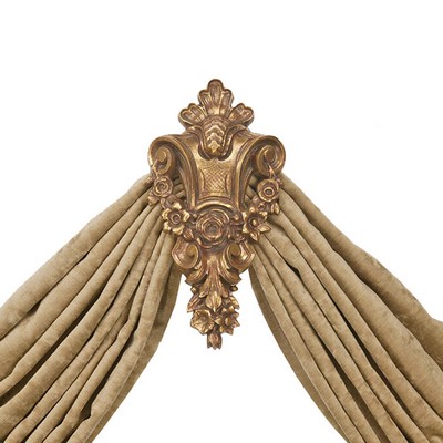 Menagerie Della Robia Shield Gilded Gold