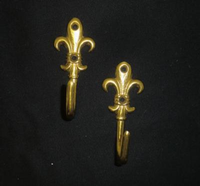 Premier Windowware Large Fleur-di-lis Hook Pair 