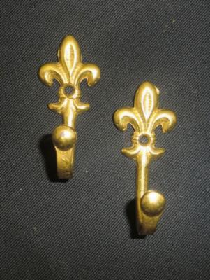 Premier Windowware Small Fleur-di-lis Hook Pair 