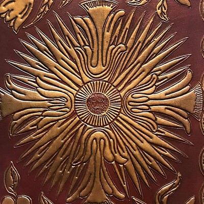 Old World Weavers CUIR LOUIS XIV RED & GOLD