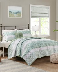 Caralie Green 4 Piece Seersucker Quilt Set with Throw Pillow Queen by   